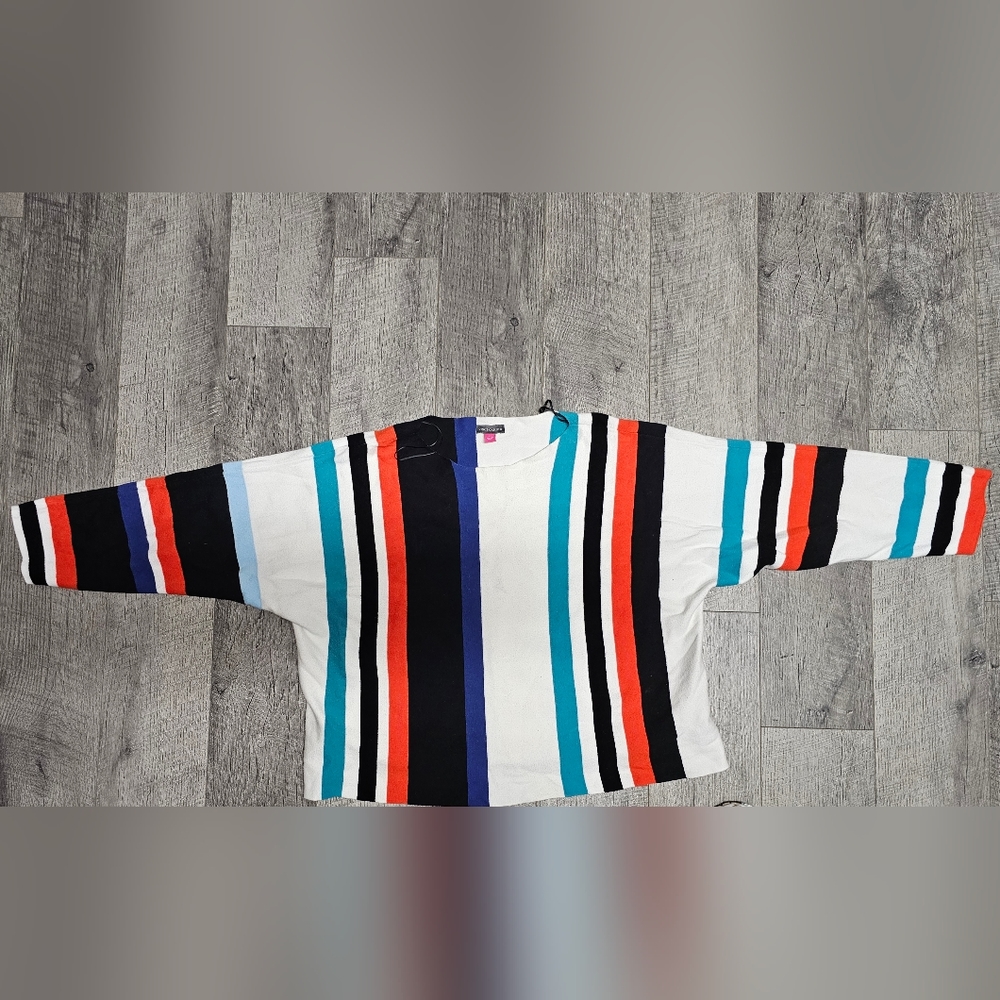 Vince Camuto top large